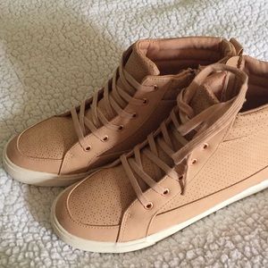 High top shoes aeo 👟